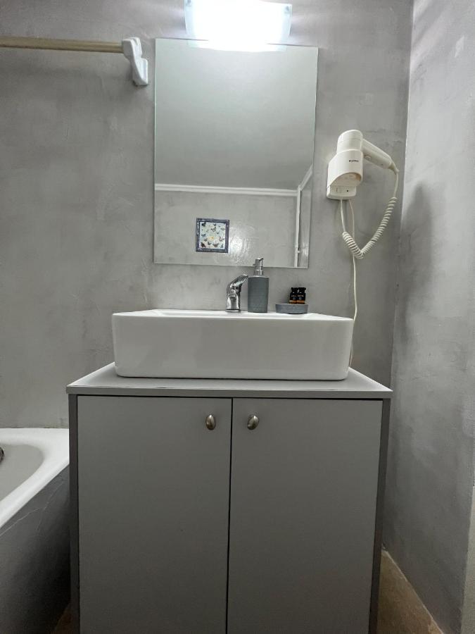 Agios Eleftherios Metro St. 2 Bedrms 4 Pers. Flat Athens Ngoại thất bức ảnh